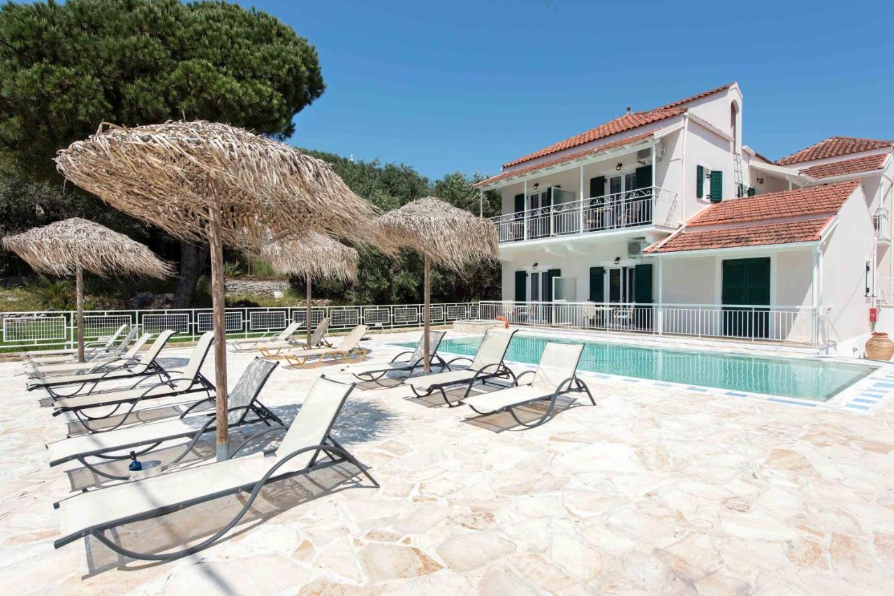 Marika Apartments Kassiopi Extérieur photo