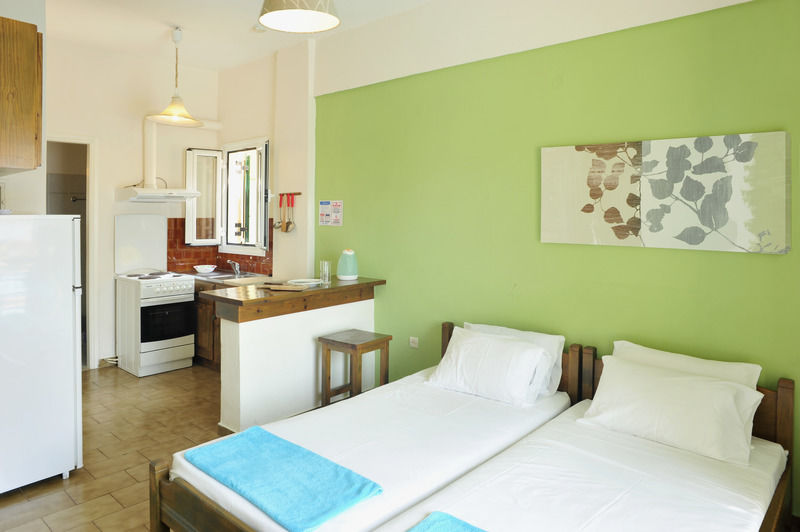 Marika Apartments Kassiopi Extérieur photo