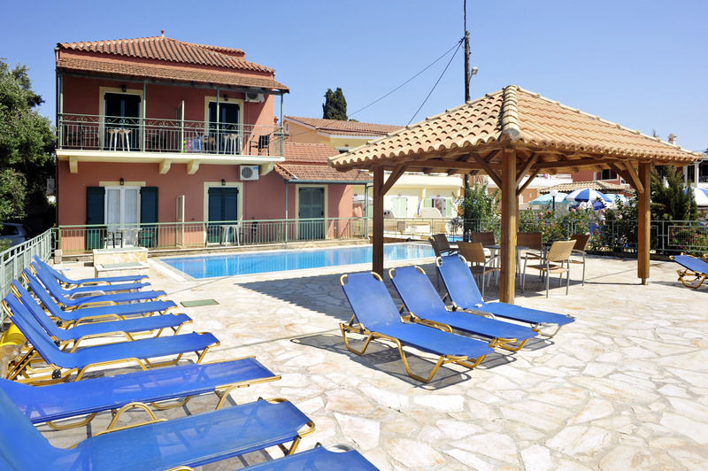 Marika Apartments Kassiopi Extérieur photo